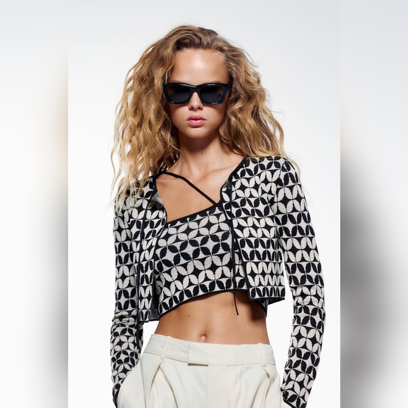 Zara Tops - Zara Geometric Pattern Jacquard Knit Crop Top Sweater Set Size Large